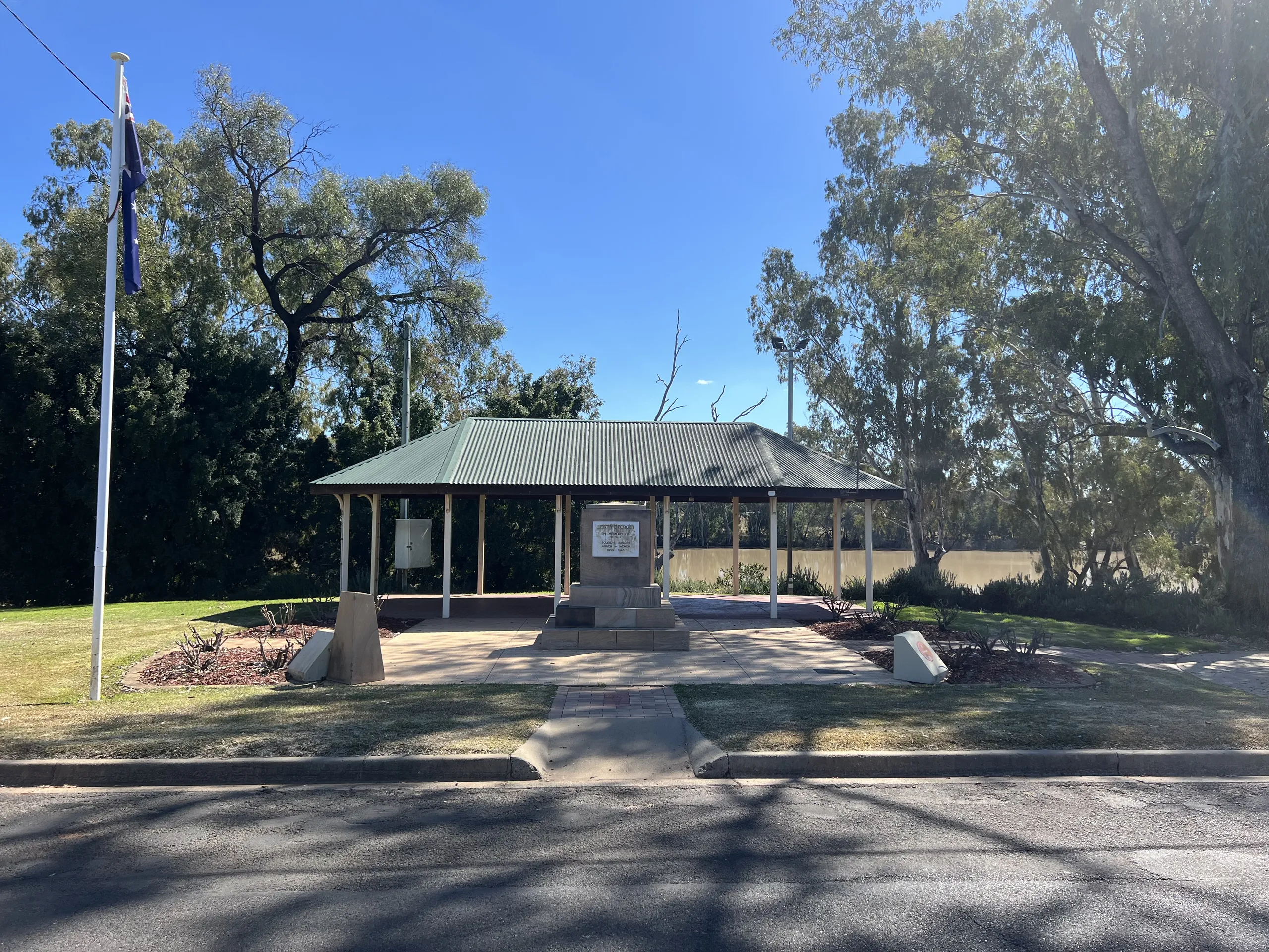 On the banks of the Balonne River, St George